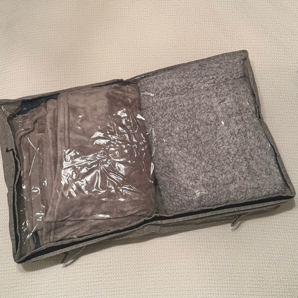 Other - Storage Solutions | bedding, blankets, or seasonal clothing | set of 4